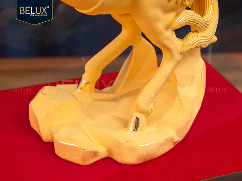 Tượng Ngựa dát vàng cát&nbsp;13x8x19cm